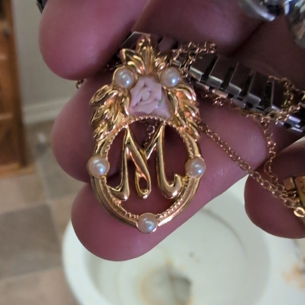 Vintage Avon Gold Necklace Charm with Pearl Accents Stull In Great Shape